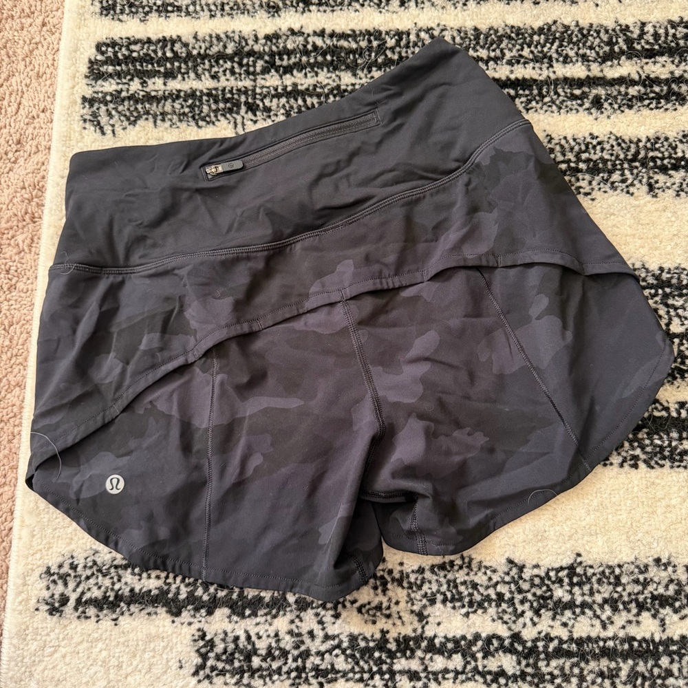 Lululemon Black Camouflage Women's Shorts - Picture 3 of 9